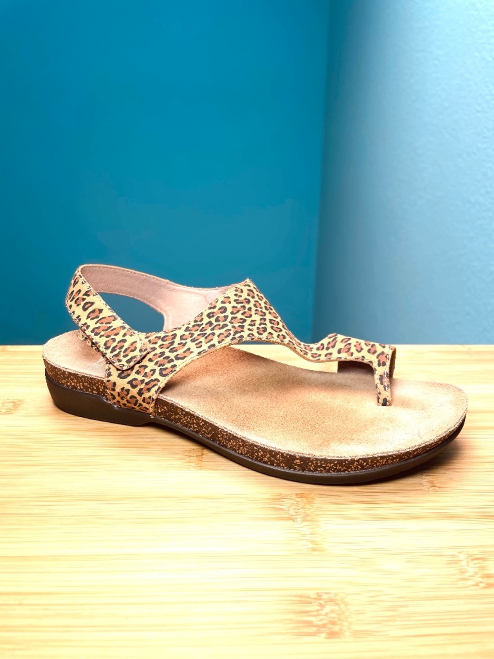 Dansko Reece Leopard Print T-Strap Sandals Shoes 38 Women's 7.5 8 Leather EUC!